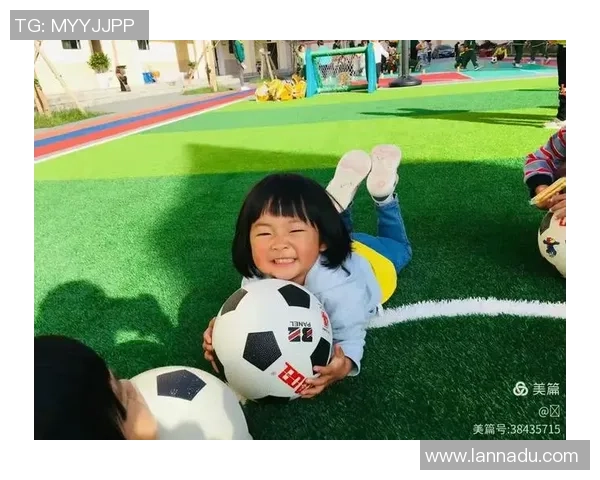 足球明星亲自示范剪指甲技巧让你惊讶的日常生活小细节揭秘