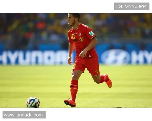 足球明星私下生活揭秘便装视频素材大集合助你了解他们的真实一面